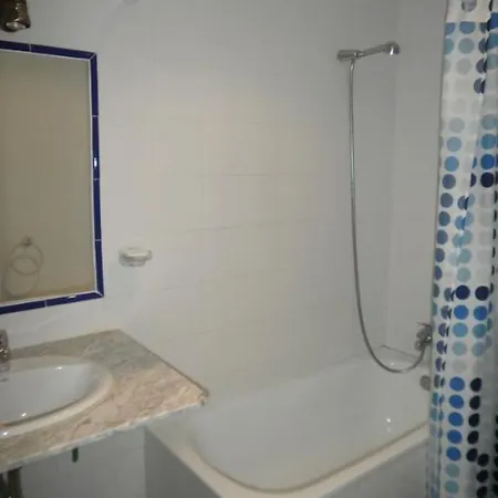 Miraflor De Cadenas 게스트하우스 3*